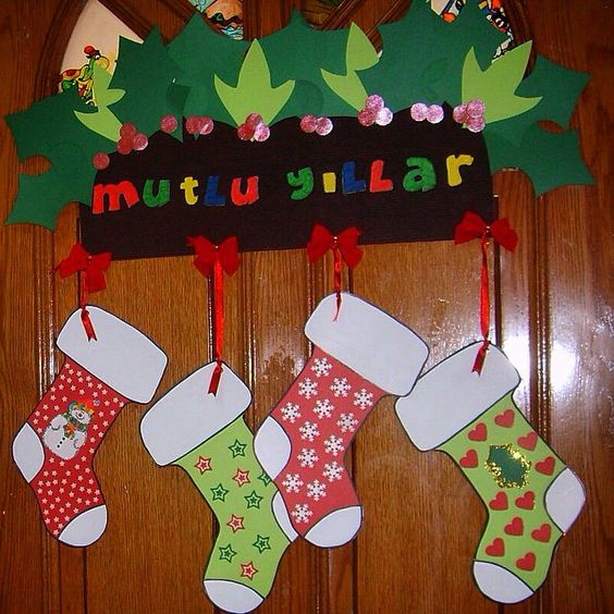 decorar clase o aula en navidad calcetines