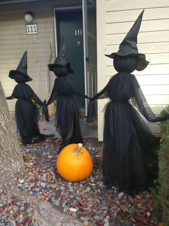 decorar jardín exterior halloween aquelarre